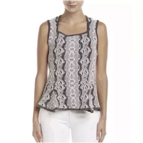 Cabi Peplum Gray Pullover Sleeveless Knit Sweater Vest Top Women’s Size Large - Picture 2 of 9